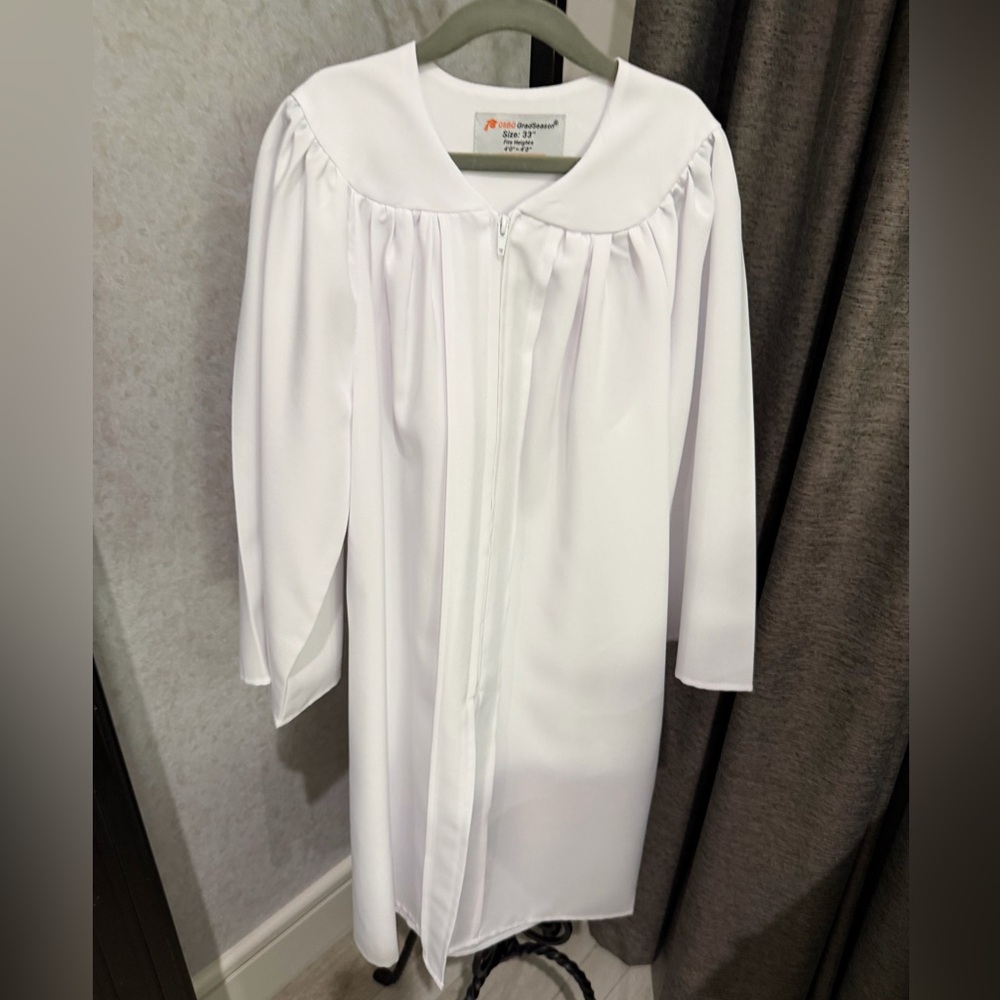 OSBO Children GradSeason White Graduation Gown Size 33